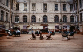 Onegin Dvor