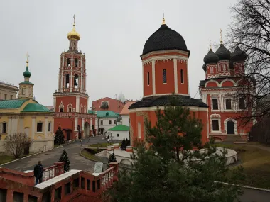 Экскурсия в Высоко-Петровский монастырь с прогулкой и подъемом на колокольню poster