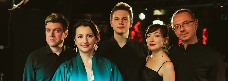 ЮЛИЯ САВЕЛЬЕВА И «ГОЛОС ХИКАРИ»