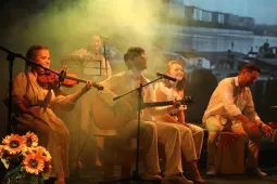 Спектакль "Один день лета"