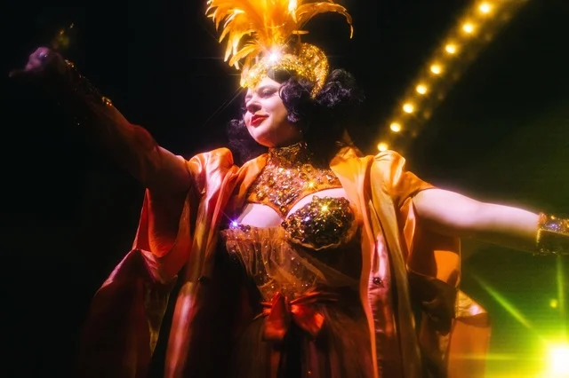 DragLesque - Сон в Летнюю Ночь!